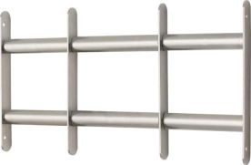 Metallplatten und Gitter dienen als besonders starken Einbruchschutz, aber auch nur dann wenn er professionell montiert wird. Fachgerechter Einbau vom Schlüsseldienst Strausberg